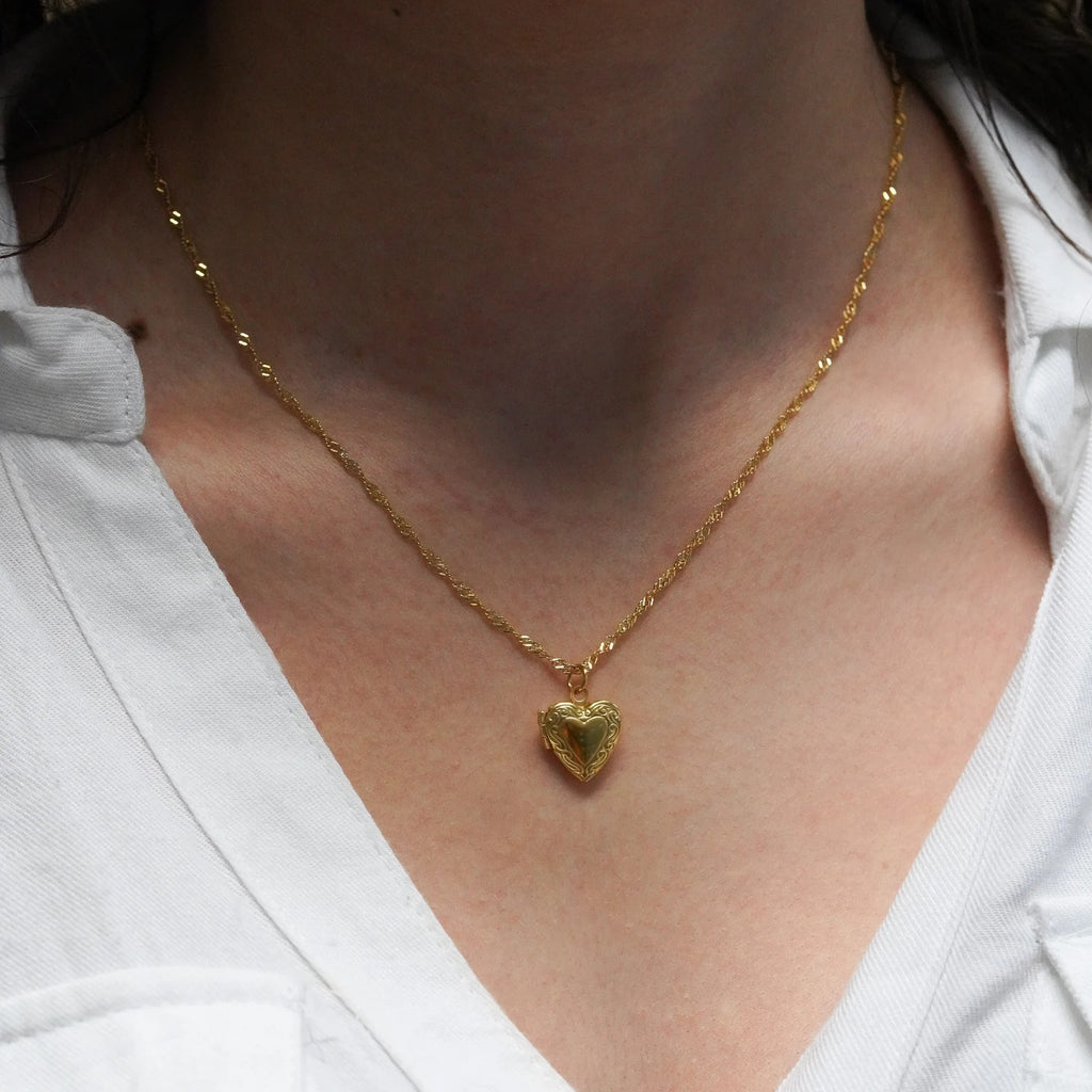 Gold Heart Locket Necklace — Personalized Photo Keepsake